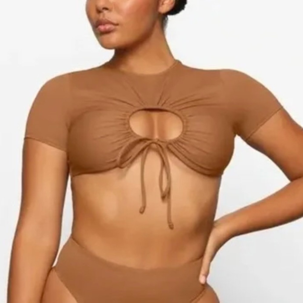 Skims Recycled Swim Ruched T-Shirt in Almond Size XS